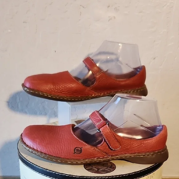 BORN Red Leather Mary Jane Strap Shoe 8 - Picture 4 of 10